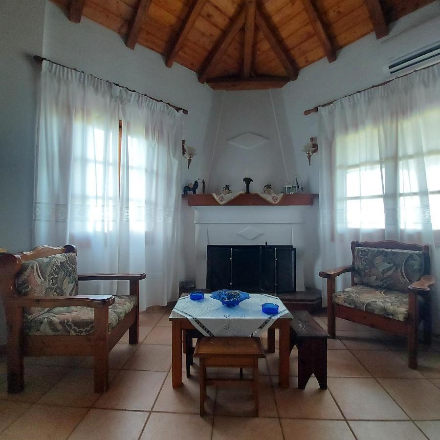 Villa Amfithea Moni Evaggelistrias Bagian luar foto