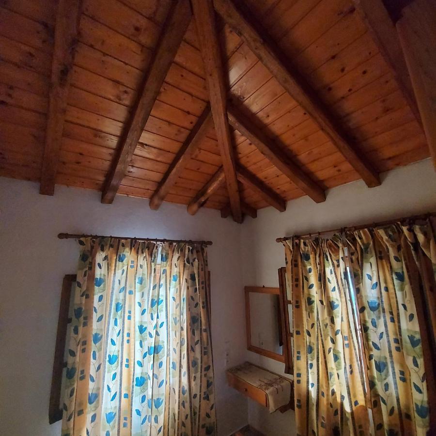 Villa Amfithea Moni Evaggelistrias Bagian luar foto