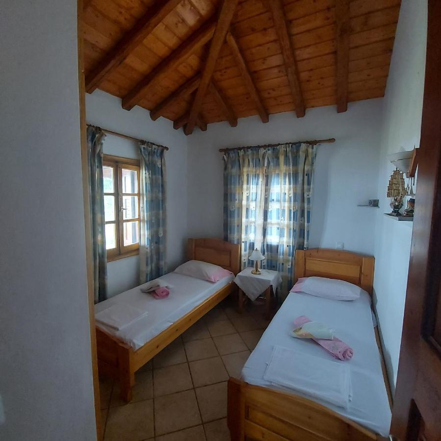 Villa Amfithea Moni Evaggelistrias Bagian luar foto