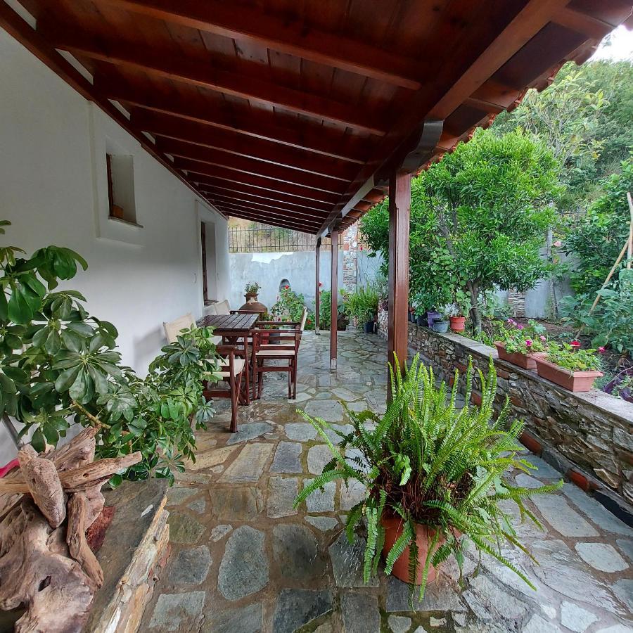 Villa Amfithea Moni Evaggelistrias Bagian luar foto