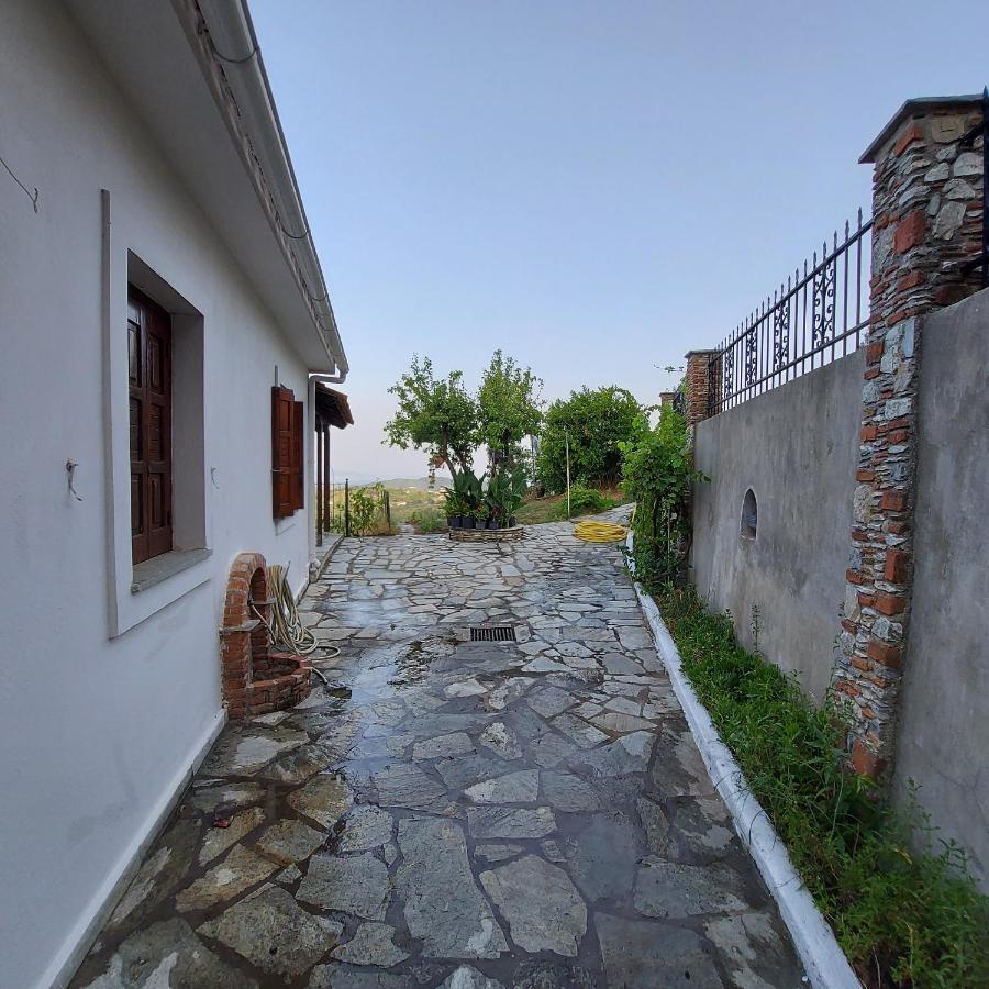 Villa Amfithea Moni Evaggelistrias Bagian luar foto