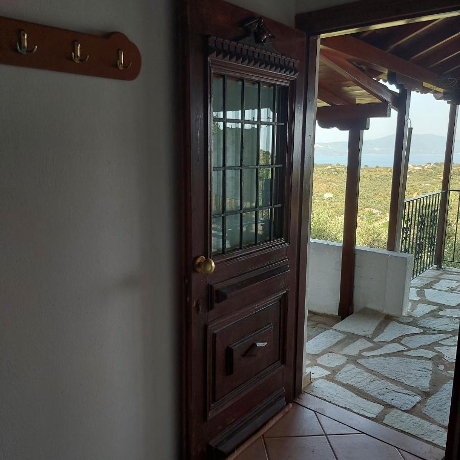 Villa Amfithea Moni Evaggelistrias Bagian luar foto